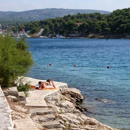 House With A Parking Space Milna, Brac - 20140 *
