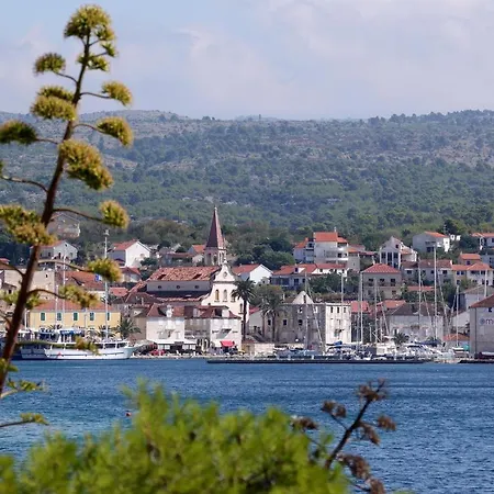 House With A Parking Space Milna, Brac - 20140 Holiday home Milna (Brac)