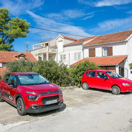 Сasa de vacaciones House With A Parking Space Milna, Brac - 20140