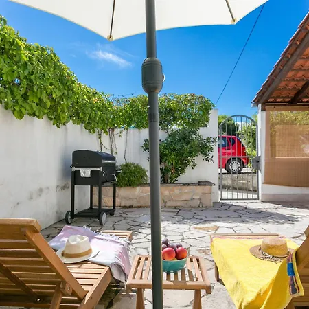 House With A Parking Space Milna, Brac - 20140 ミルナ