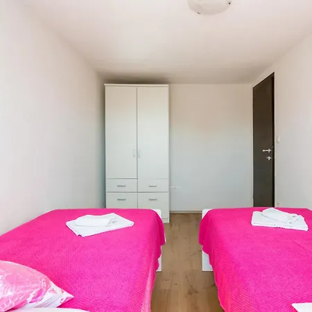 House With A Parking Space Milna, Brac - 20140 * ミルナ