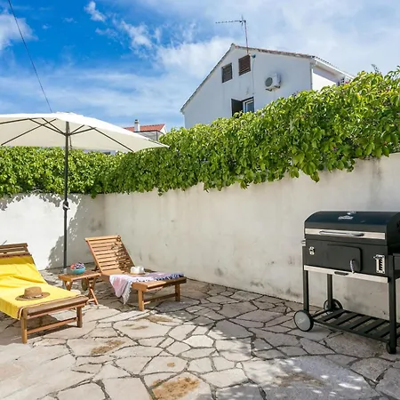 House With A Parking Space Milna, Brac - 20140 * Milna (Brac)