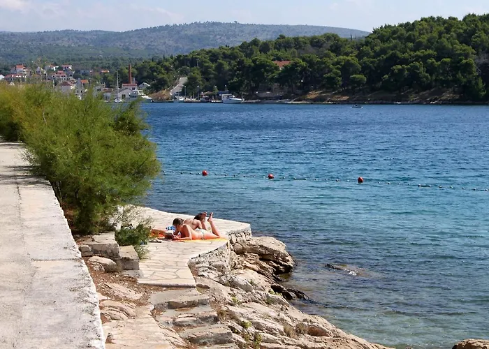 House With A Parking Space Milna, Brac - 20140 *