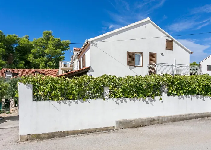 House With A Parking Space Milna, Brac - 20140 Сasa de vacaciones *