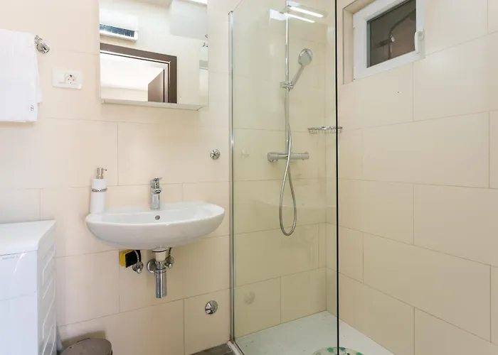 Сasa de vacaciones House With A Parking Space Milna, Brac - 20140